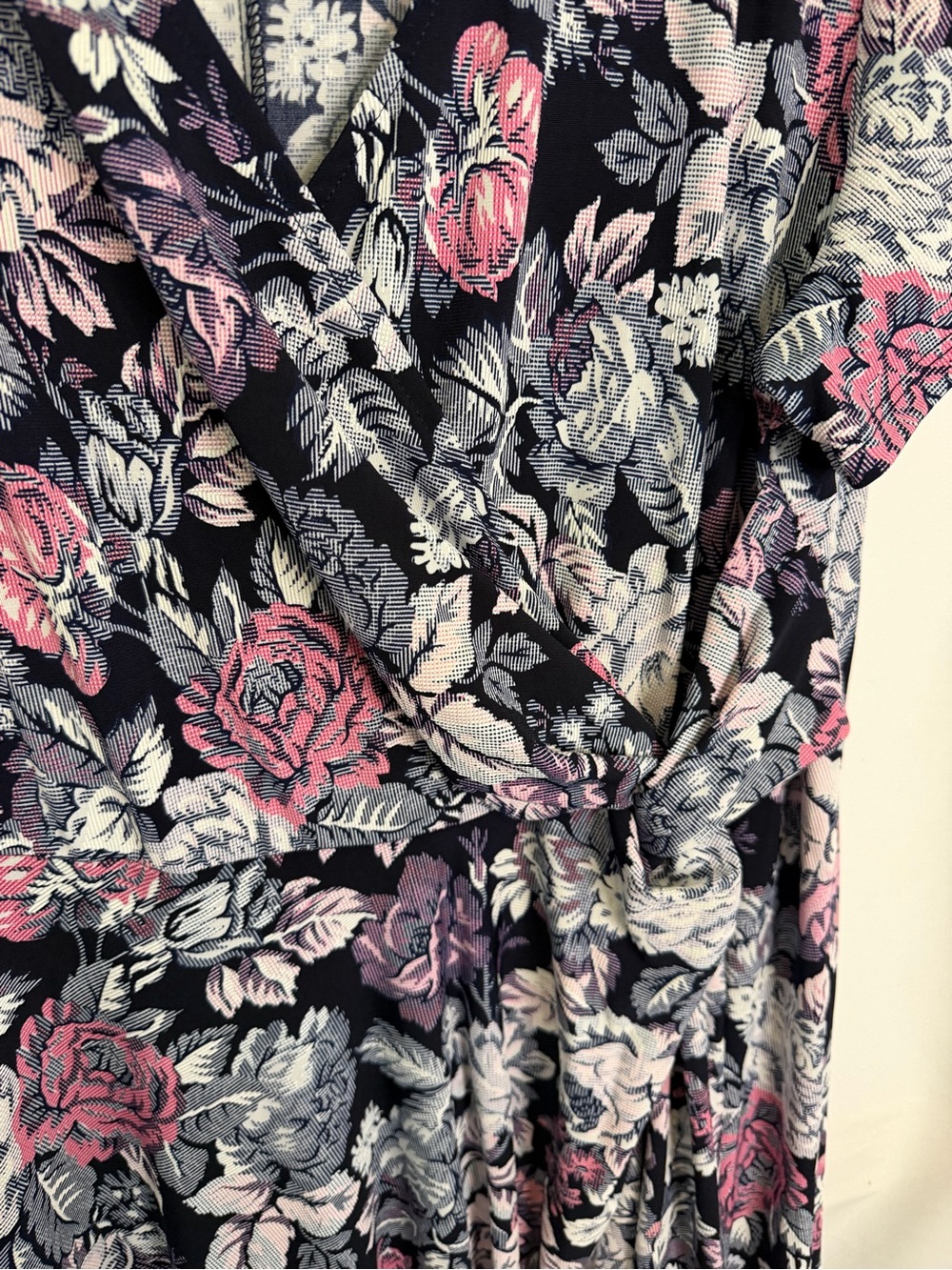 Perceptions Pink & White V Neck Short Sleeve Floral Midi Dress - Picture 5 of 5